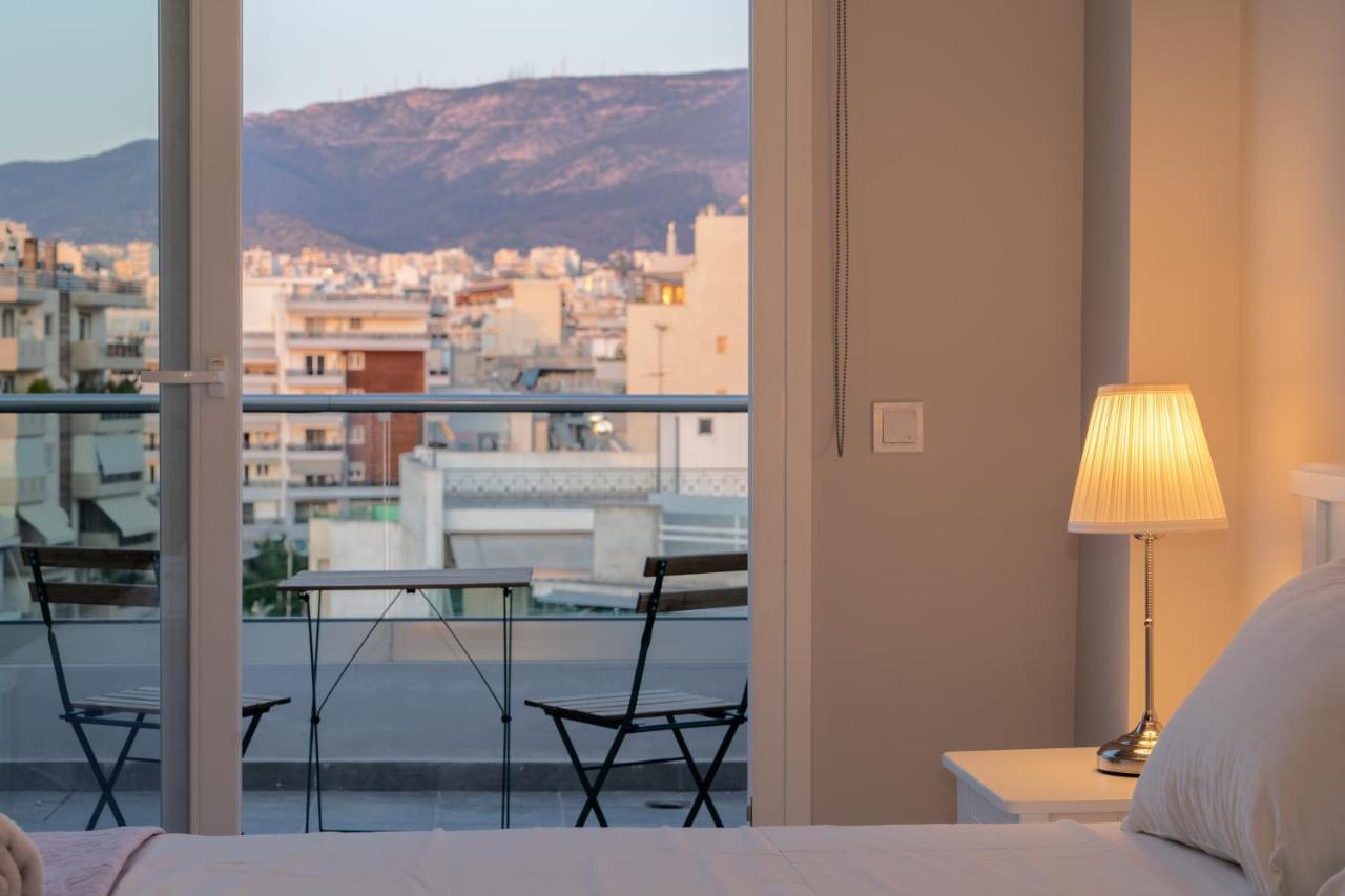 Appartamento Sunny Penthouse W/ Acropolis View Next To Metro Atene Esterno foto